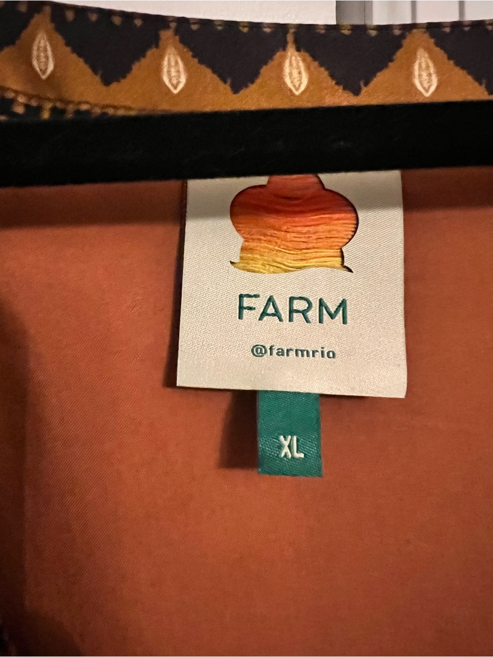 Tag inside clothing - Picture 4 of 4